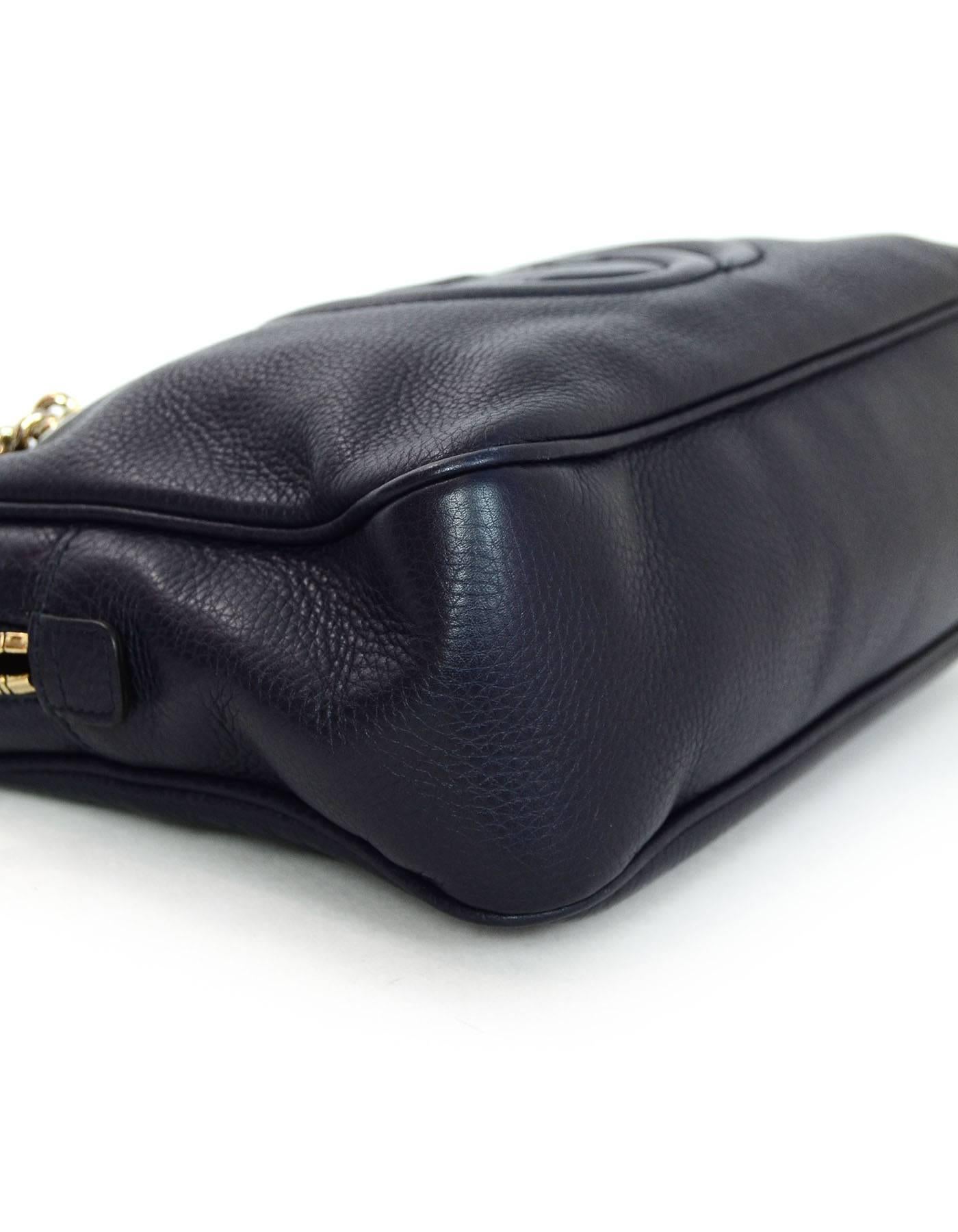 Gucci Navy Leather Logo Soho Chain Zip Top Shoulder Bag w. Dust Bag In Excellent Condition In New York, NY