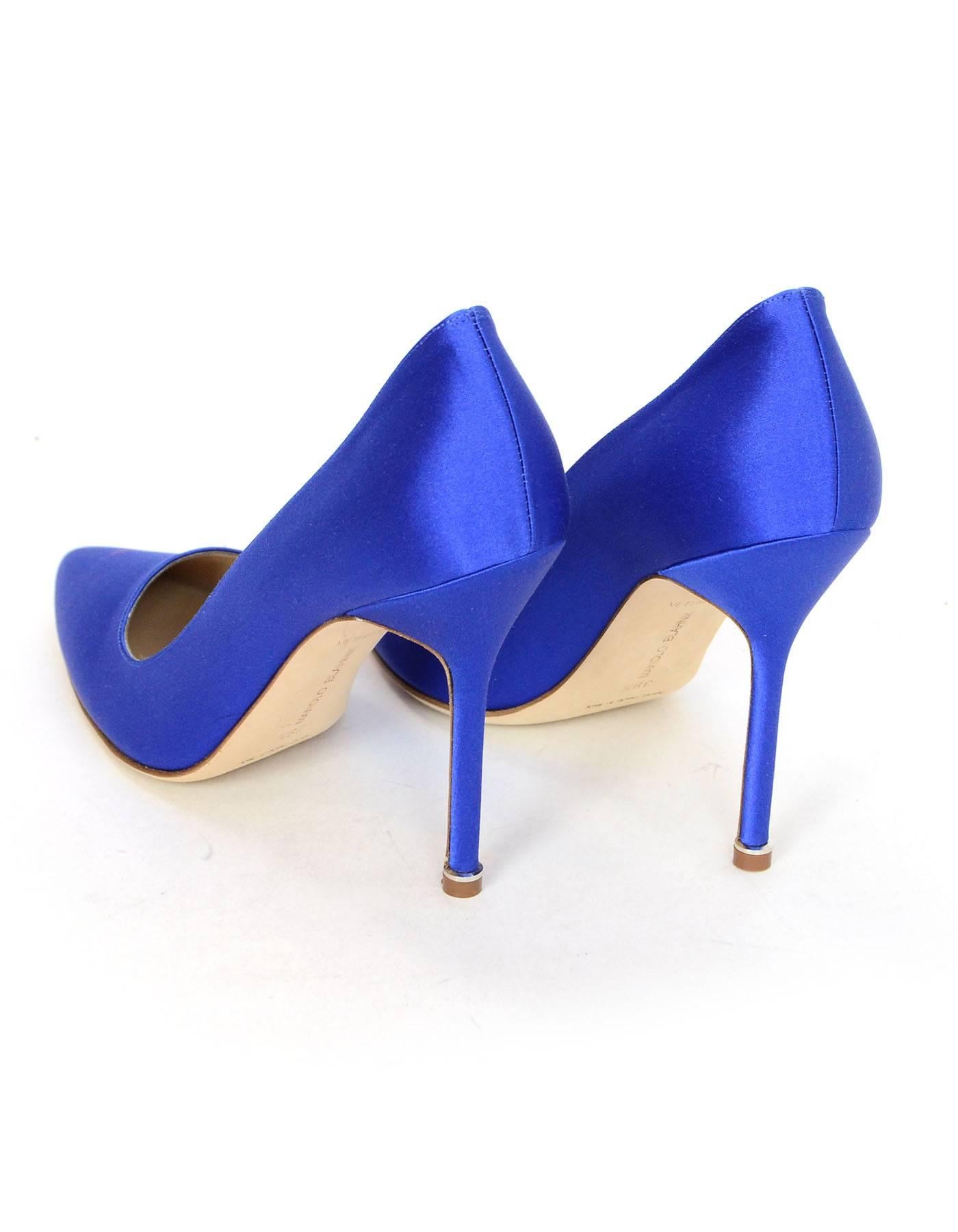 Vetements x Manolo Blahnik Blue Satin Signature Pumps Sz 39.5 NEW In Excellent Condition In New York, NY