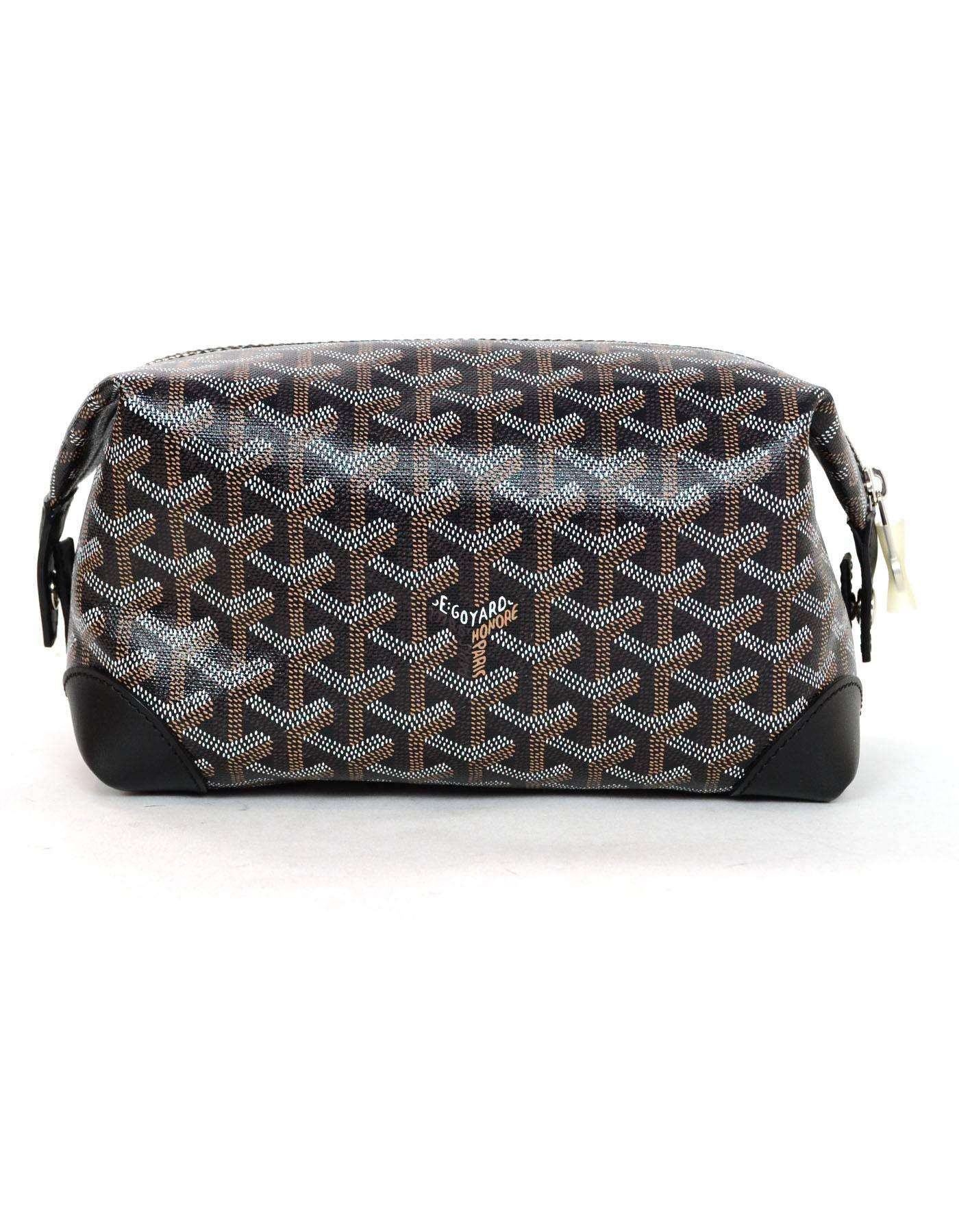 Goyard Black Boeing 25 Trousse de Toilette Cosmetic Travel Case

Made In: Italy
Color: Black
Hardware: Silvertone
Materials: Coated canvas, leather
Lining: Yellow textile
Closure/Opening: Zip top
Exterior Pockets: None
Interior Pockets: Two wall