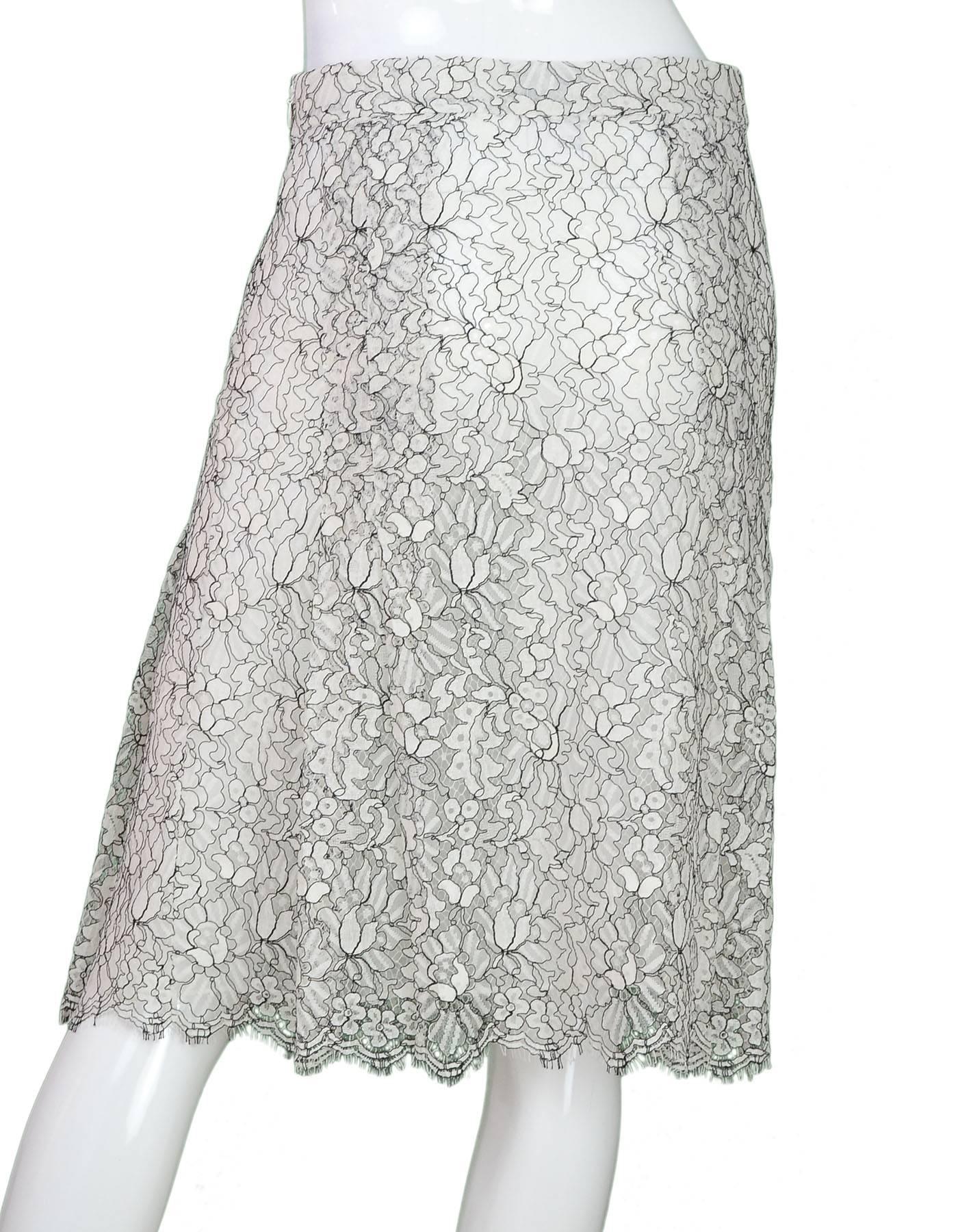 Chanel Black & White Lace Skirt Sz FR40 In Excellent Condition In New York, NY