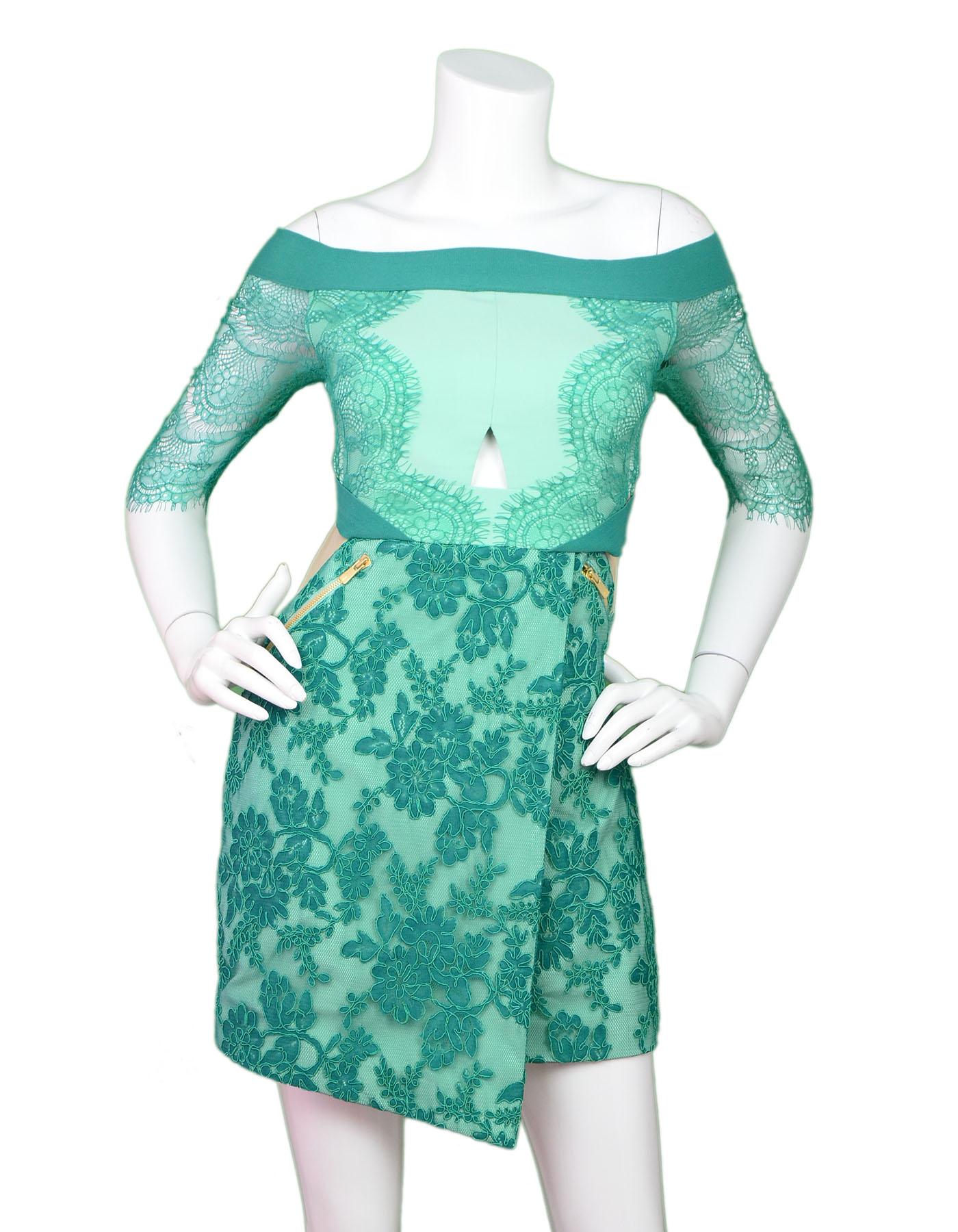 Three Floor Green Lace Dress Sz 6

Made In: China
Color: Green
Composition: 88% polyester, 12% elastane
Lining: Green 88% polyester, 12% elastane
Closure/Opening: Back zip closure
Exterior Pockets: Zip pockets at hips
Interior Pockets: None
Overall