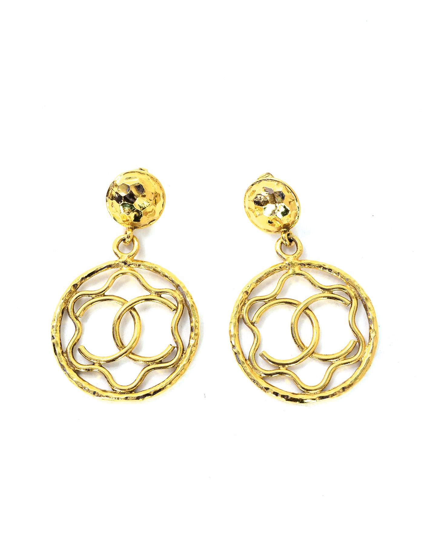 Chanel Vintage Hammered Goldtone Hanging CC Clips, 1990s  In Excellent Condition In New York, NY