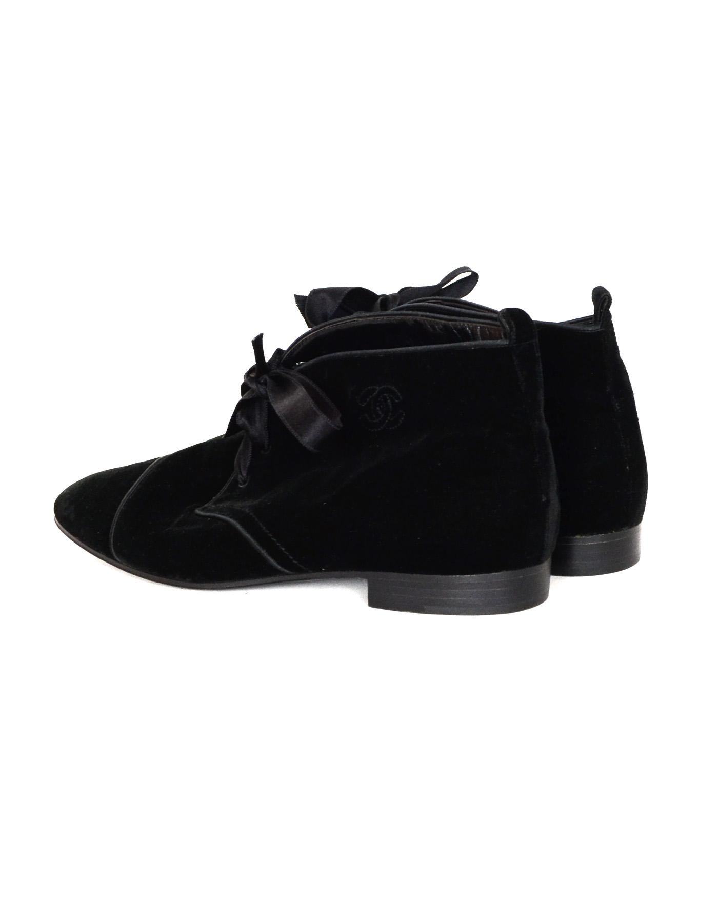 Chanel Black Velvet Lace Up Ankle Booties With Embroidered CC Sz 40 In Excellent Condition In New York, NY