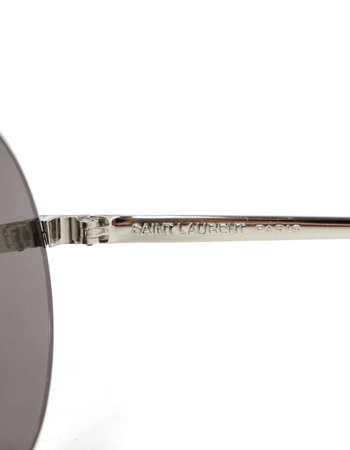 Saint Laurent YSL Silver SL 136 Zero Round Unisex Sunglasses w. Case rt. $405 In Excellent Condition In New York, NY