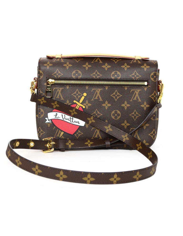 Louis Vuitton 2018 SOLD OUT Pochette Metis Bag W/ Monogram Canvas and Patches For Sale at 1stdibs