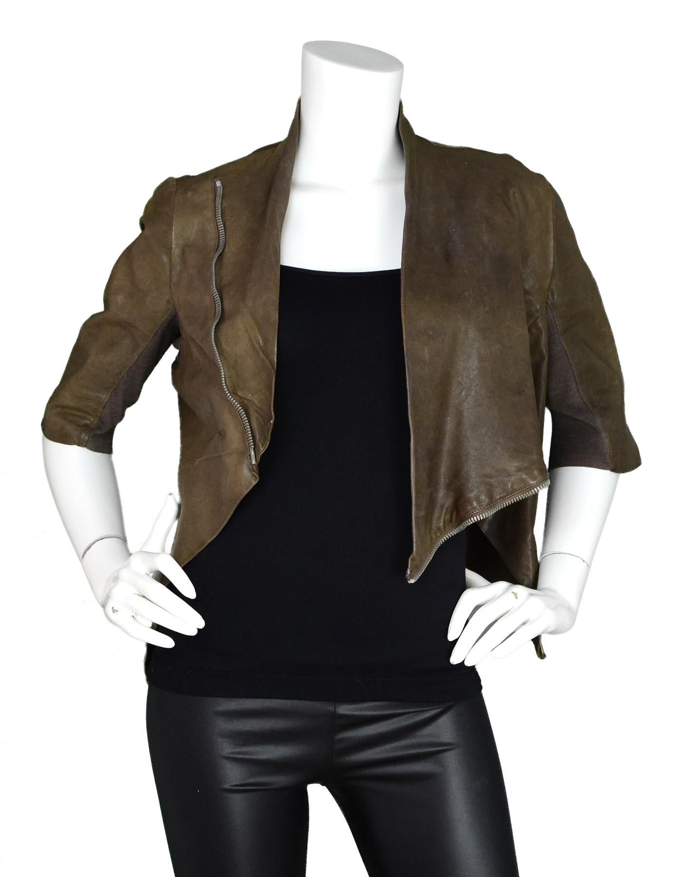 Rick Owens Brown Leather Crop 3/4 Sleeve Sleeve Jacket W/ Asymmetrical Zipper & Cowl Neck Sz M

Color: Brown
Materials: Leather (no composition tag)
Lining: Brown nylon textile (no composition tag)
Opening/Closure: Antiqued silvertone asymmetrical