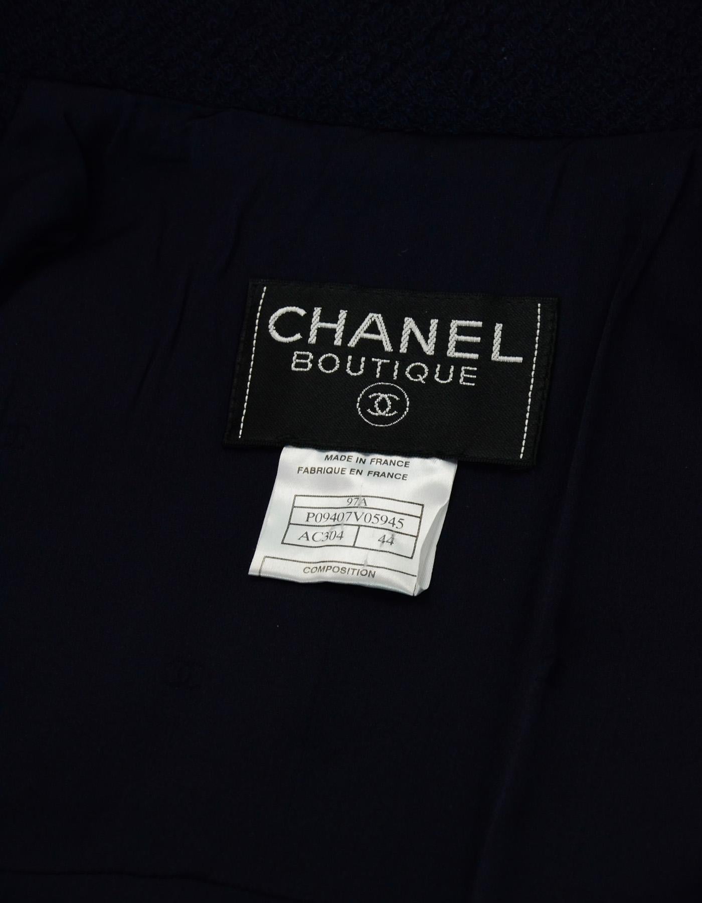 Chanel Vintage 1997 Navy Boucle Zip Up Jacket W/ Velvet Trim Sz 44 In Excellent Condition In New York, NY