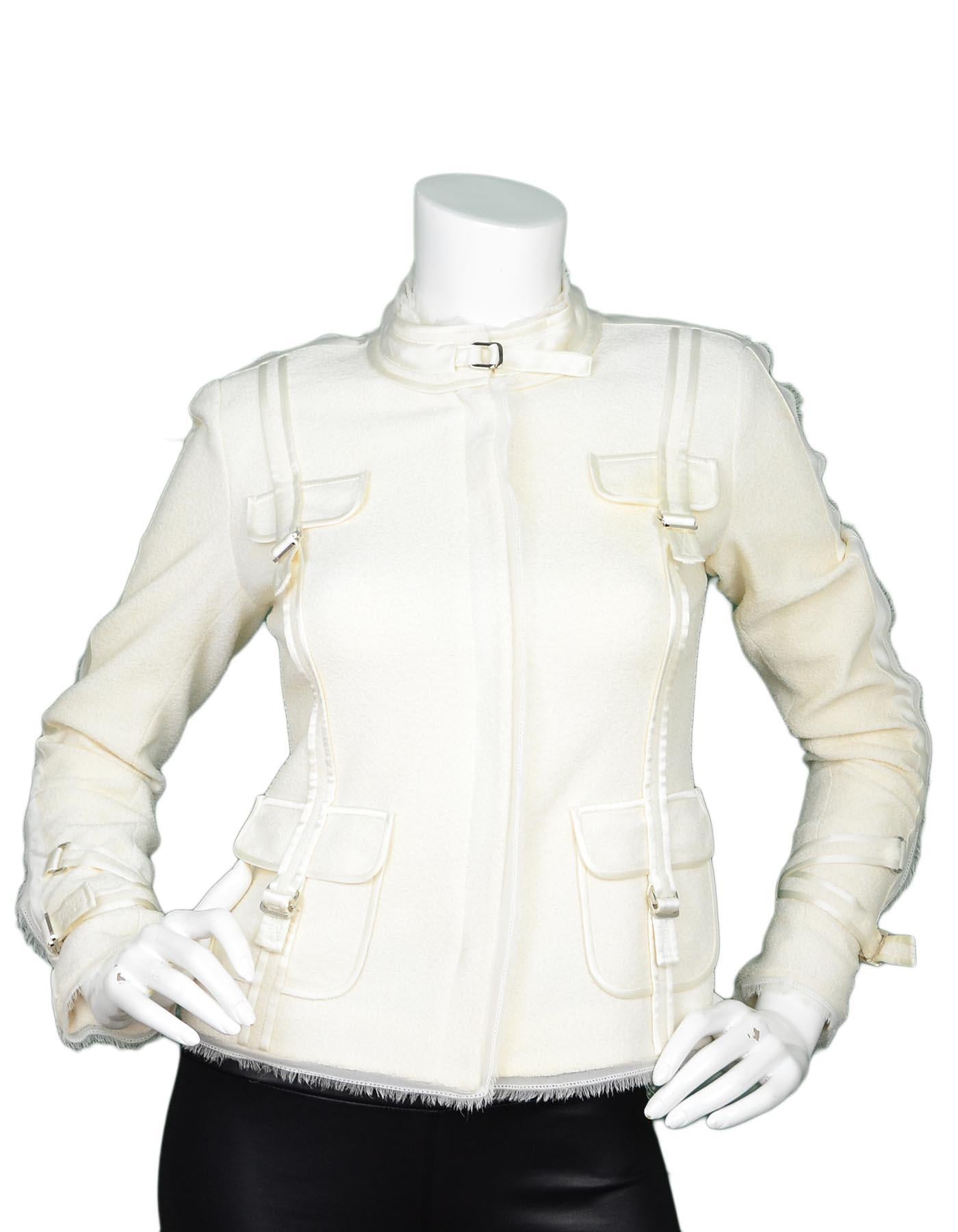 St. John Couture Cream Zip Up Jacket W/ Silk Trim & Pockets Sz 2

Made In: U.S.A
Color: Cream
Materials: No composition tag, cream woven textile
Lining: Silk textile (no composition tag)
Opening/Closure: Double zip front
Overall Condition: Excellent