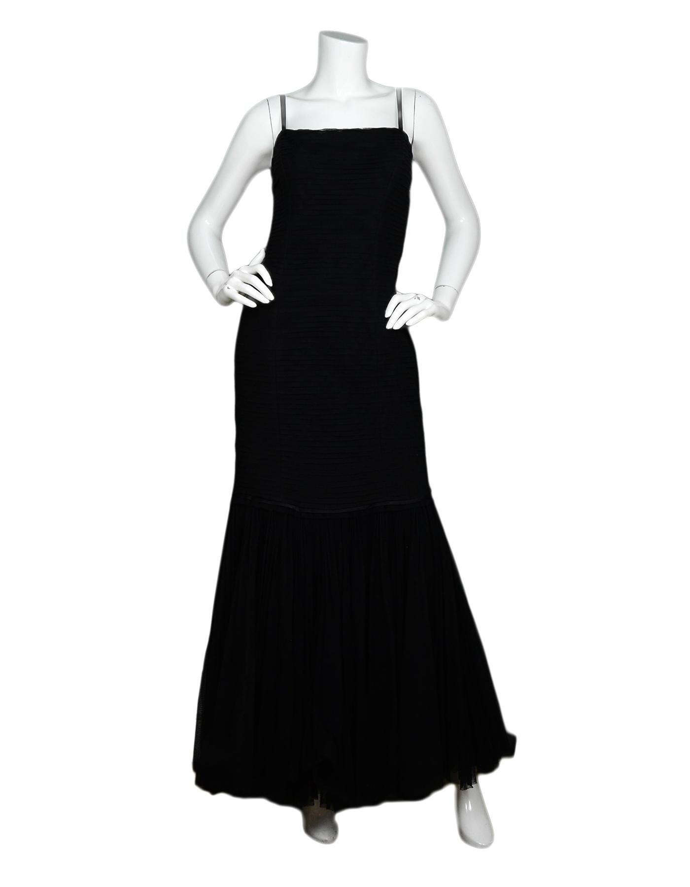 Ralph Lauren Purple Label Black Pleated Tulle Spaghetti Strap Gown Sz 8

Made In:  USA
Color: Black
Materials: 100% cotton
Lining: Black satin
Opening/Closure: Hidden side zipper
Overall Condition: Excellent pre-owned condition 

Measurements: 