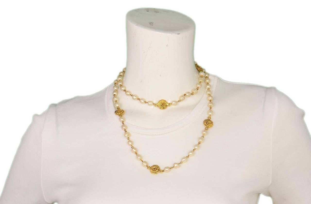 CHANEL Vintage 1982 Pearl Necklace w/Gold Rose Pendants 1