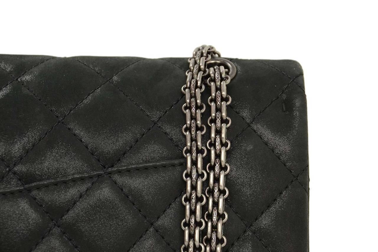 chanel classic maxi flap bag