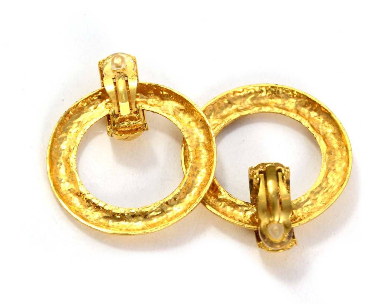CHANEL Vintage 1990's Gold Quilted Hoop Clip On Earrings In Excellent Condition In New York, NY