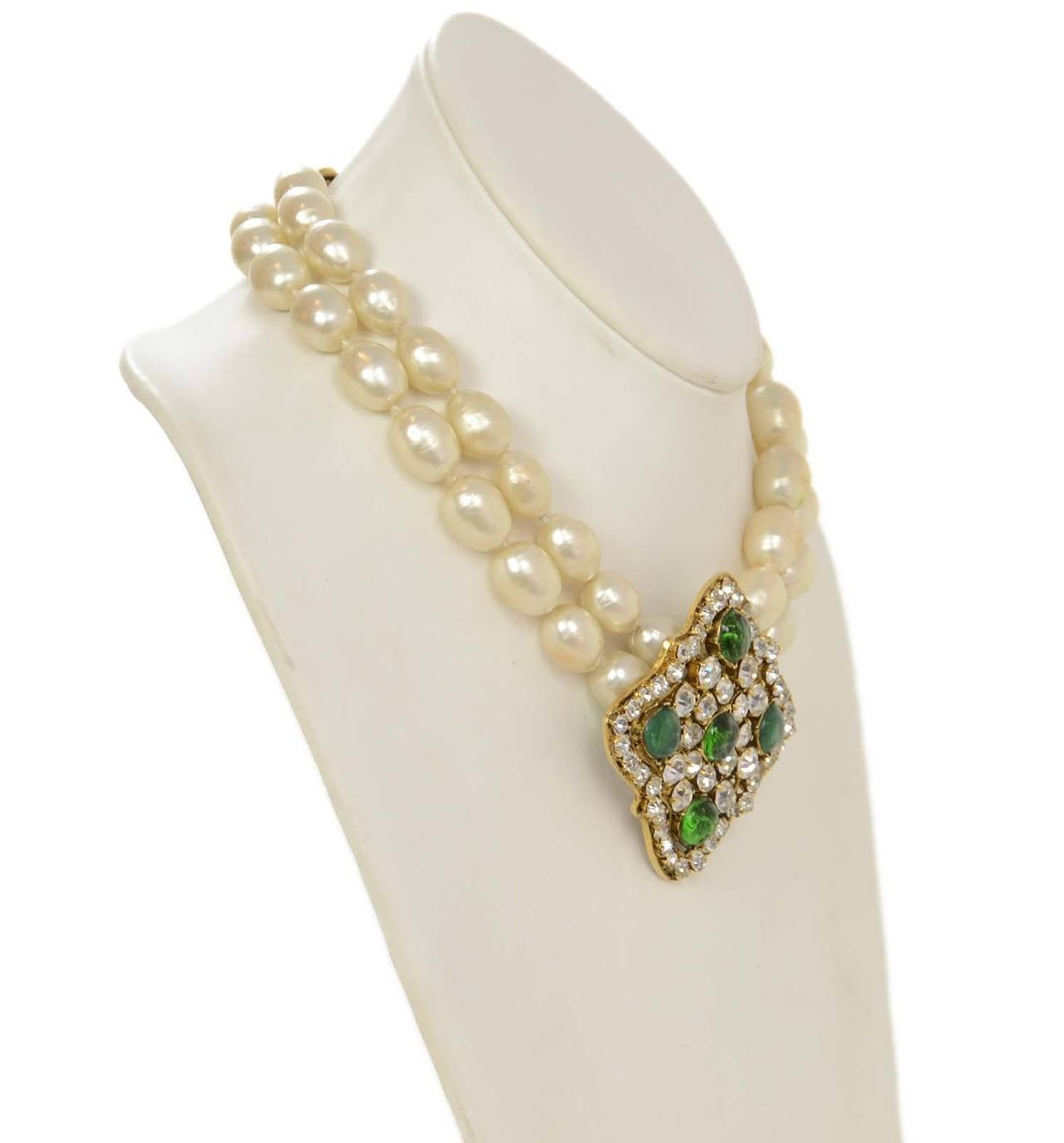 CHANEL Vintage Double Strand Pearl Necklace w/Rhinestone & Green Gripoix Pendant In Excellent Condition In New York, NY