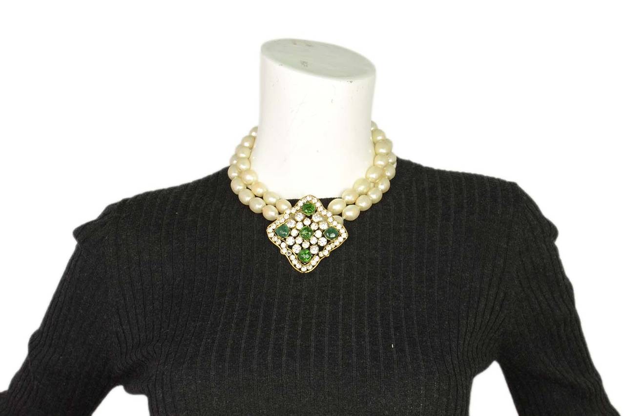 CHANEL Vintage Double Strand Pearl Necklace w/Rhinestone & Green Gripoix Pendant 3