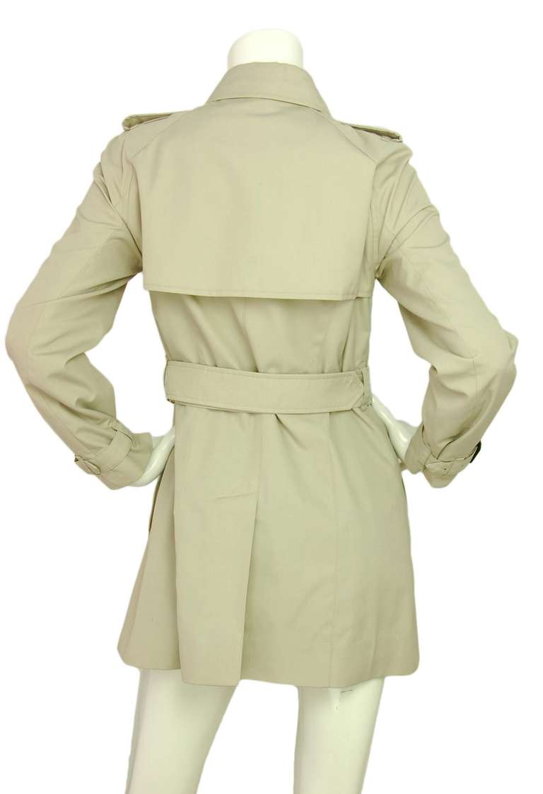 BURBERRY Beige Double Breasted Trench Coat W/Belt -Sz 6 Rt. $1, 700 In Excellent Condition In New York, NY