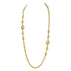 CHANEL Vintage Gold Chain Necklace w/ Oval Quilted Pendant Links 10
