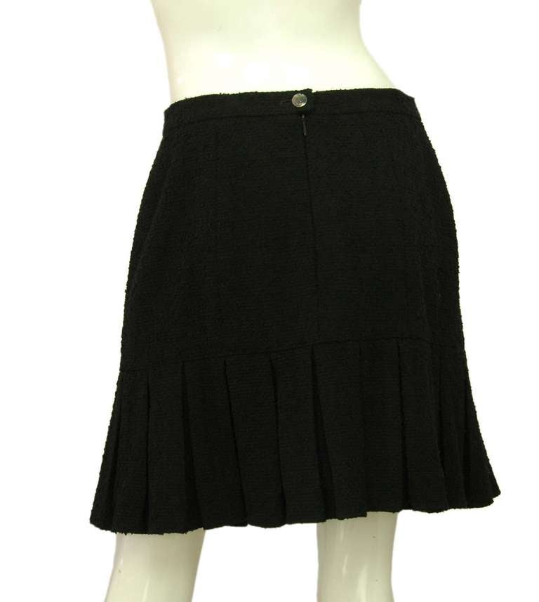 CHANEL 1997 Black Boucle Pleated Skirt/Jacket 2pc Suit w. Ruffle Collar sz.42 2
