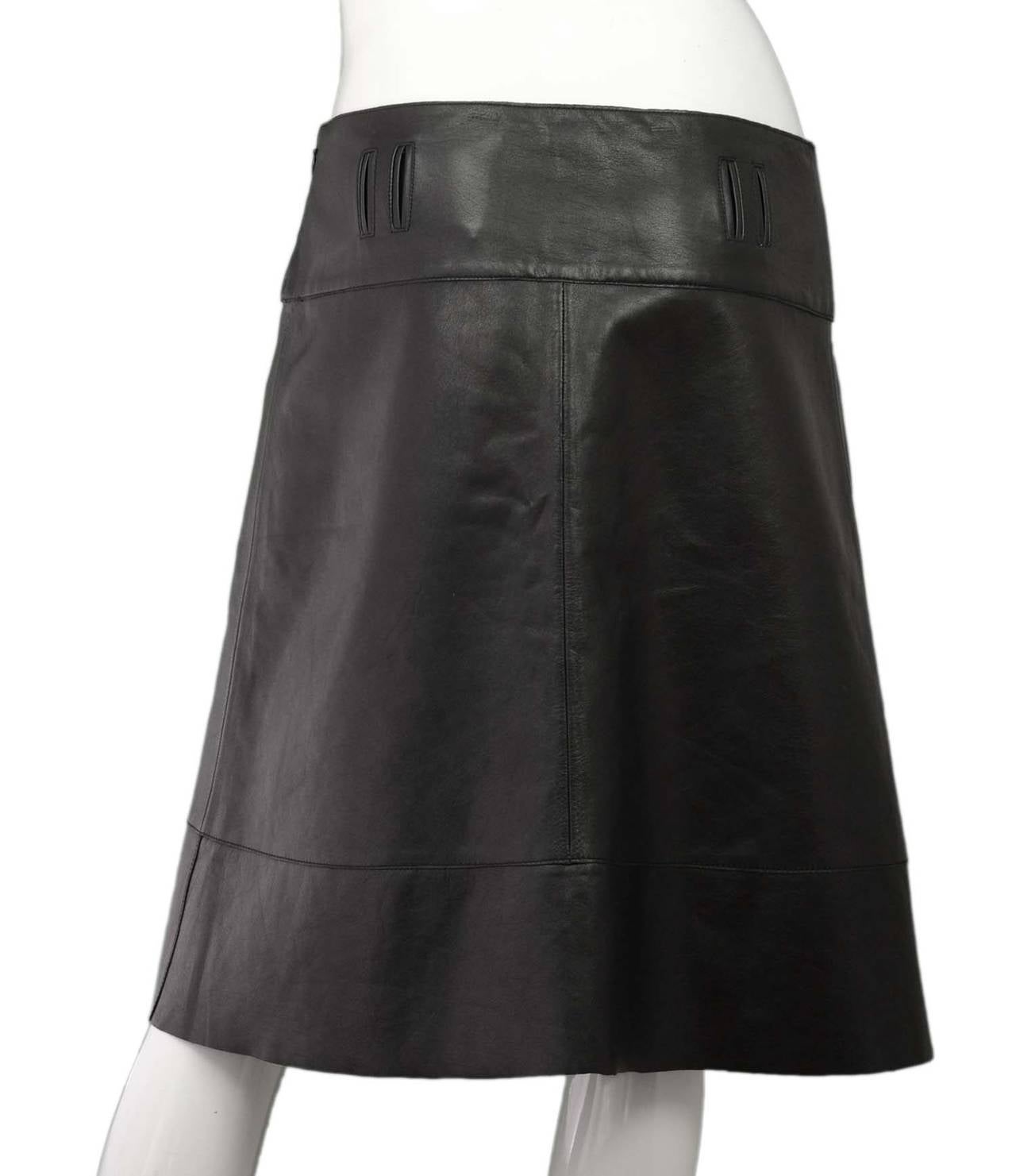 PROENZA SCHOULER Black Leather Pleated A-Line Skirt sz. 10 In Excellent Condition In New York, NY