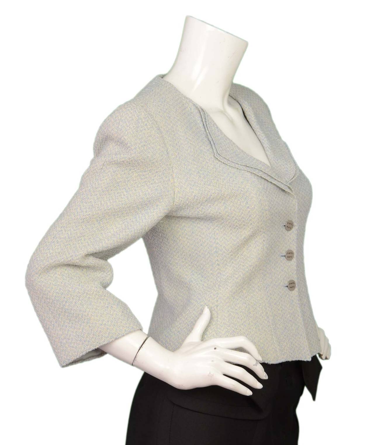 Chanel '00 Blue & White Tweed Cropped Blazer
Features silvertone buttons with 