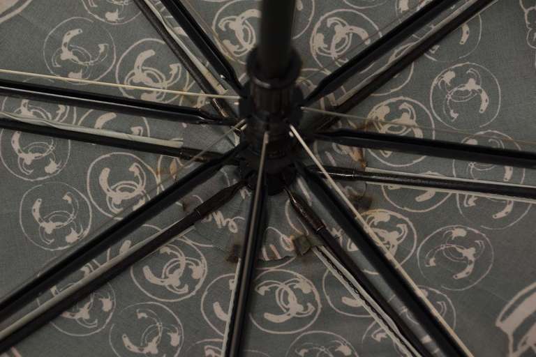 CHANEL Black/White Umbrella With Clear Resin Handle In Excellent Condition In New York, NY