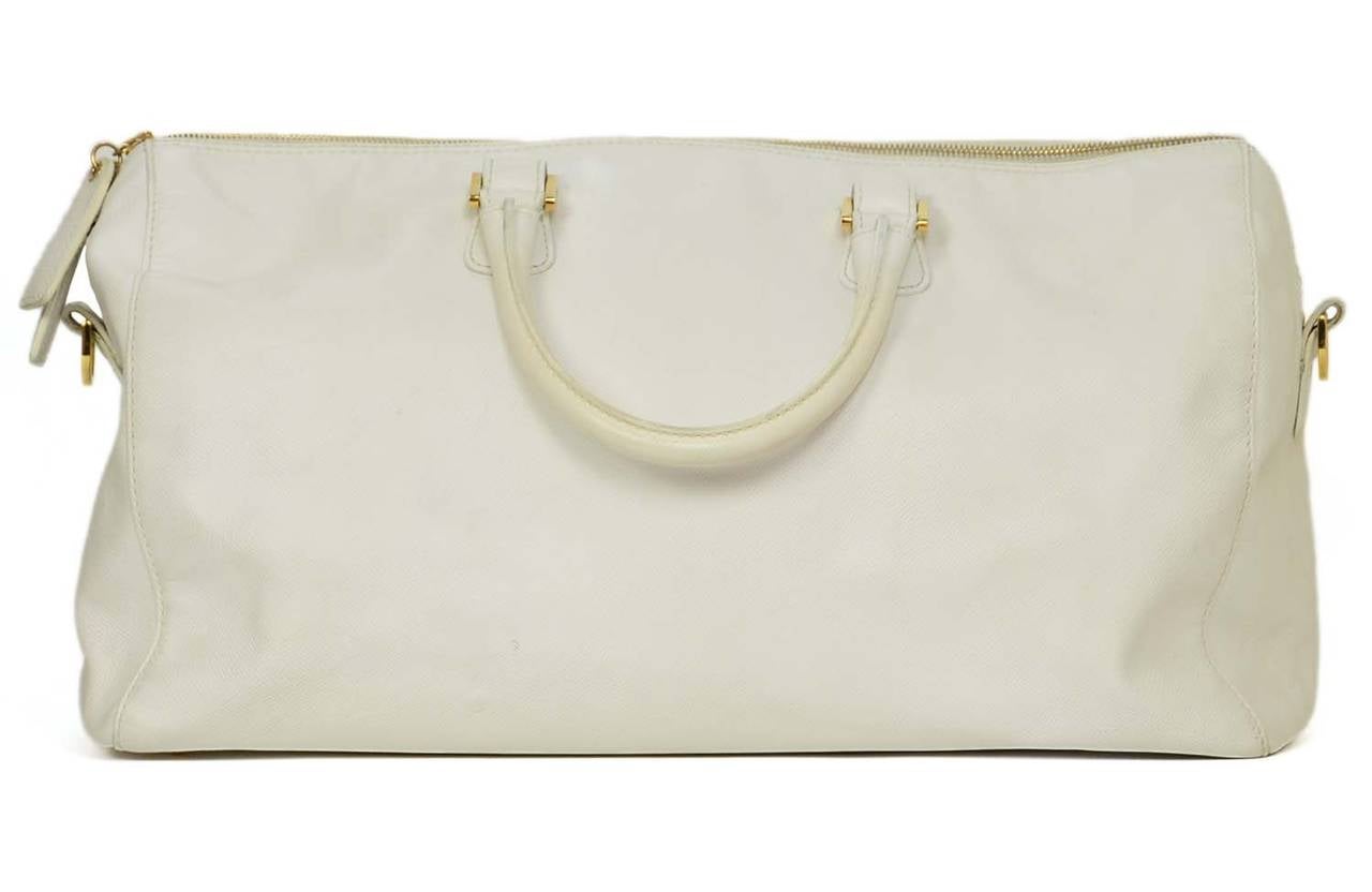 Chanel Vintage '90's White Caviar Duffle Bag GHW In Good Condition In New York, NY