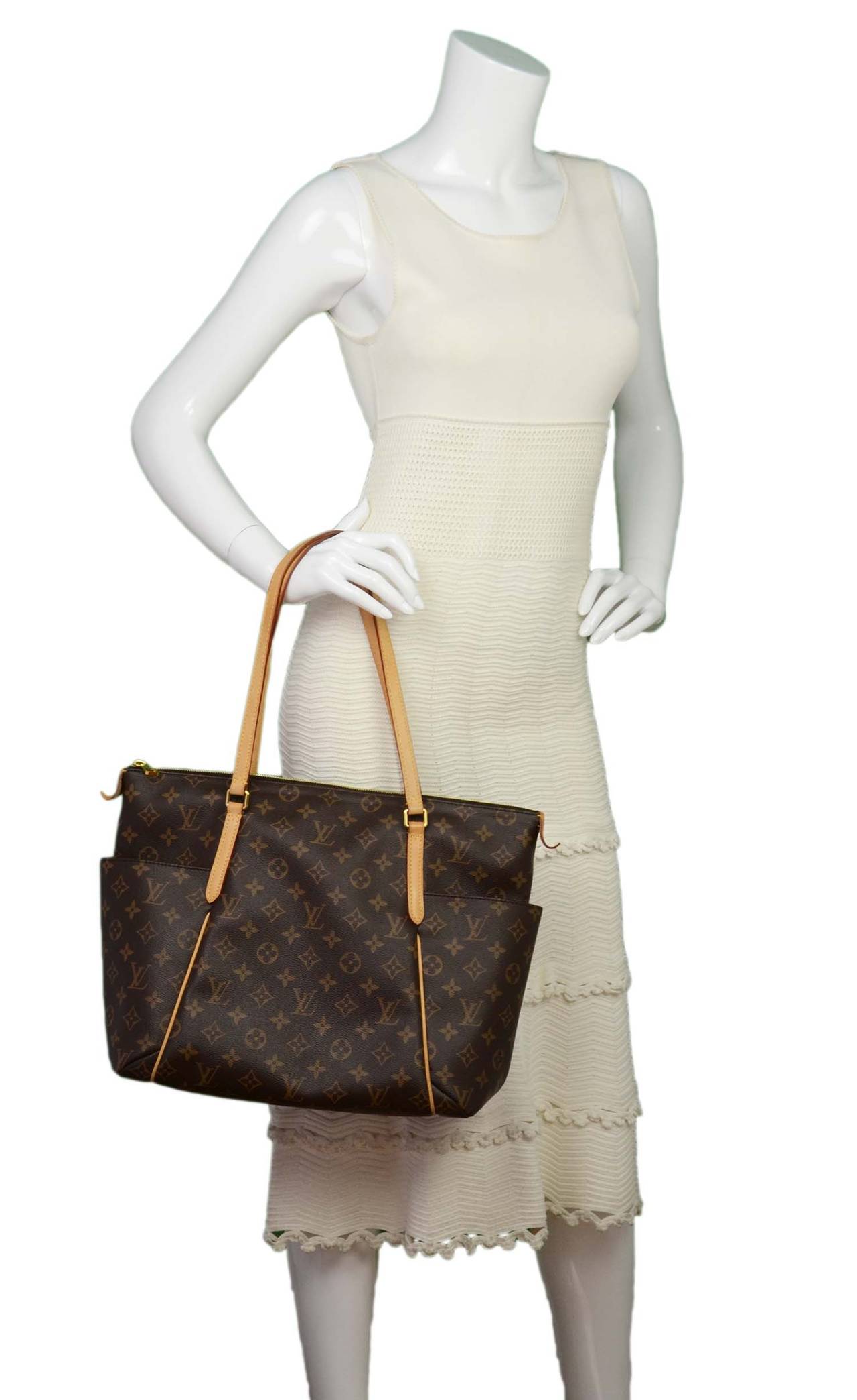 LOUIS VUITTON Monogram Canvas 