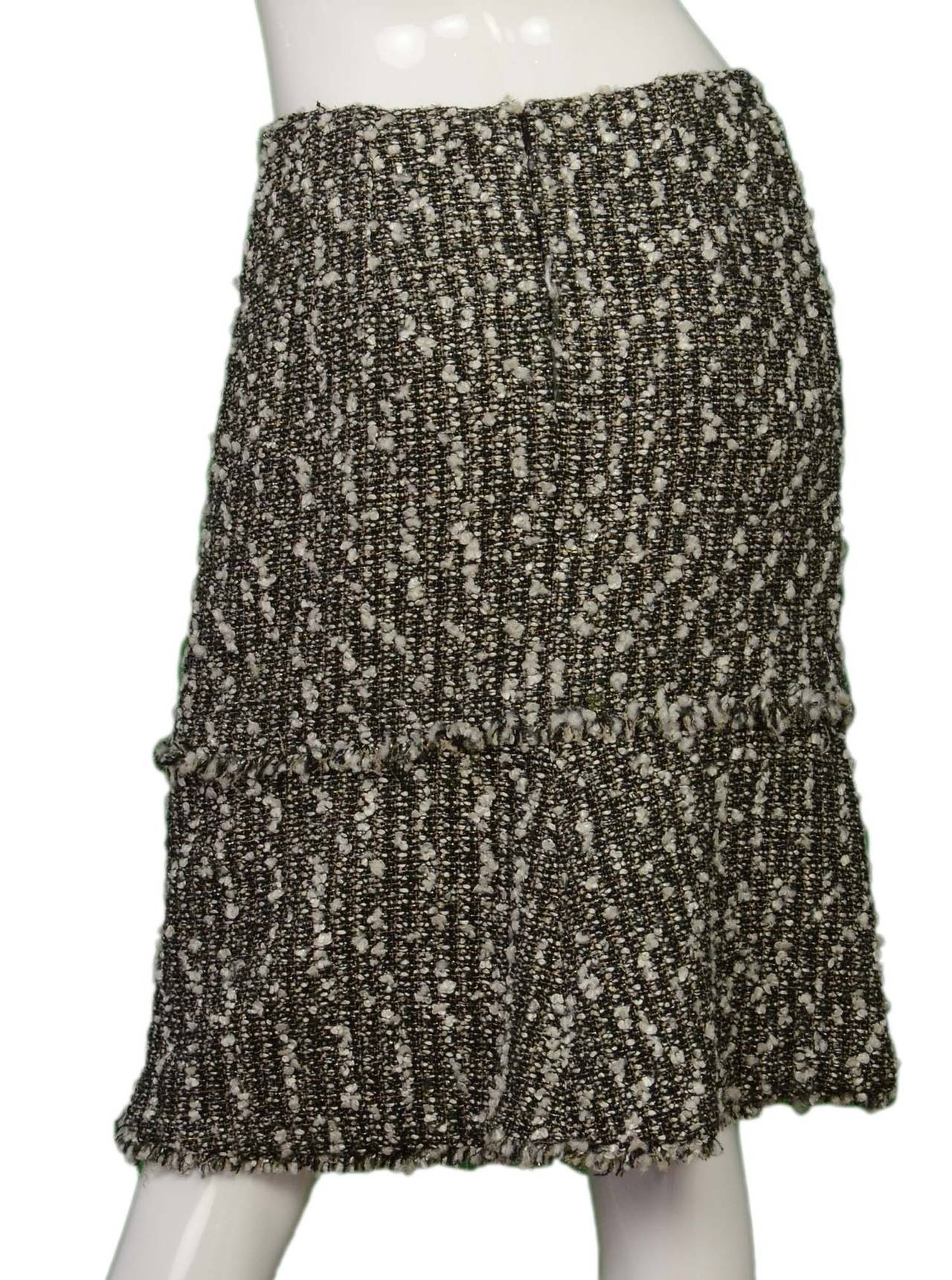 CHANEL Black & White Tweed Trumpet Skirt sz 38 In Excellent Condition In New York, NY