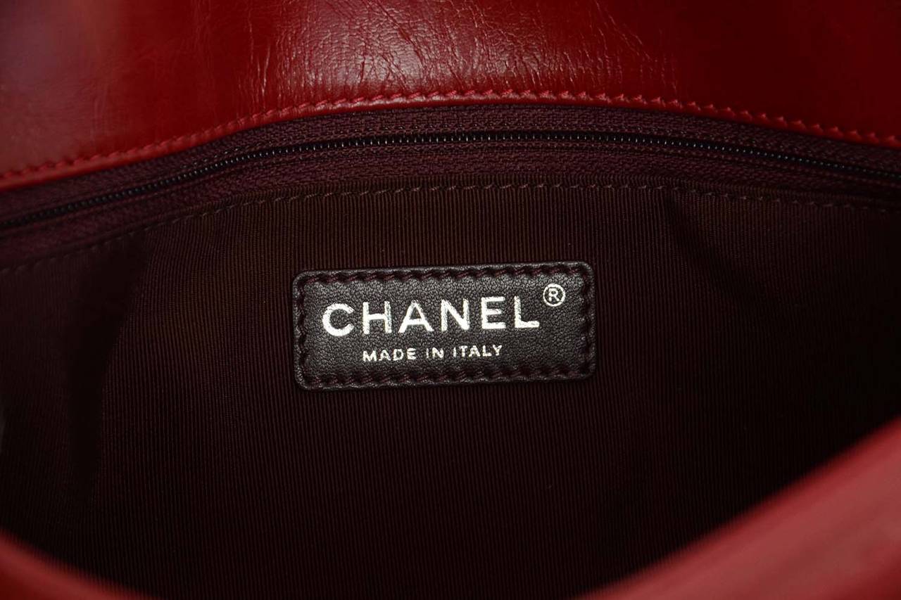 CHANEL '15 Red Leather Medium 