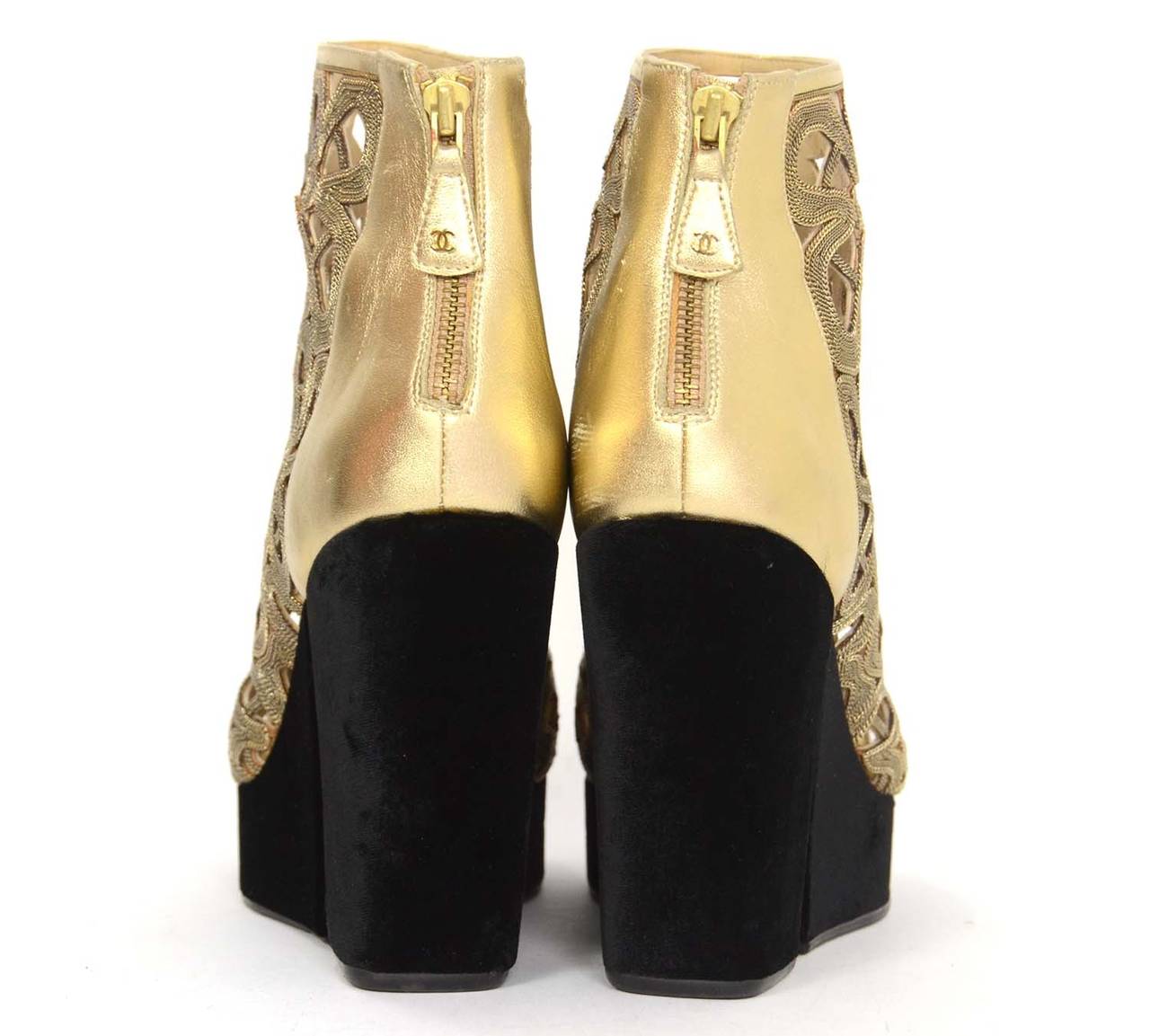 CHANEL Runway Gold Handmade Floral Chain Peeptoe Platform Booties sz 41 In Excellent Condition In New York, NY