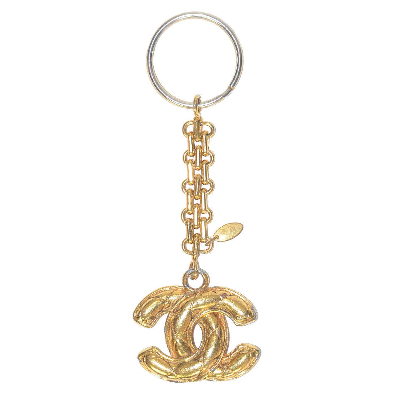 CHANEL Gold CC Keychain at 1stDibs | chanel keychain