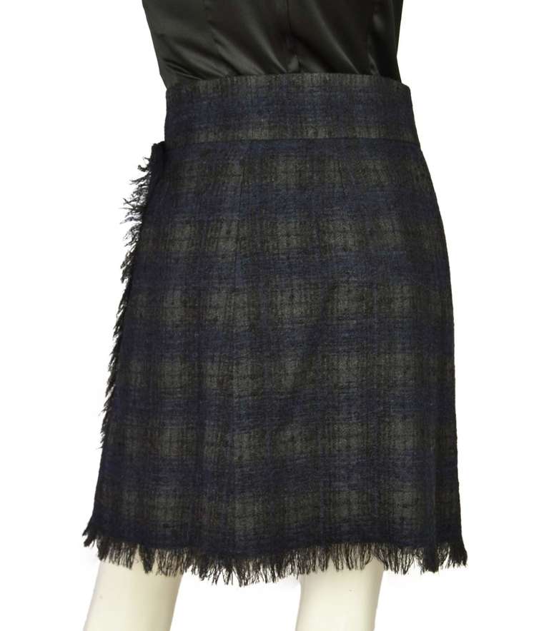 CHANEL Navy/Grey Wool Wrap Skirt W/Fringe Trim Sz 4 In Excellent Condition In New York, NY