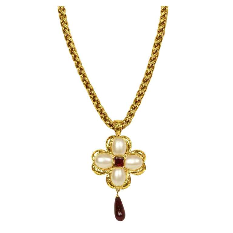 Chanel Vintage '90s  1997Gold Chain & Faux Pearl Flower Necklace
