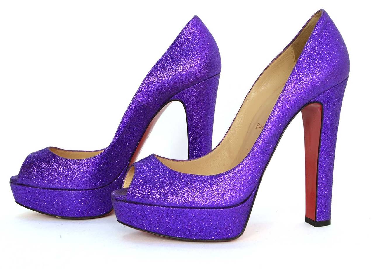 CHRISTIAN LOUBOUTIN Purple Glitter Platform Peep-Toe Pumps sz 40 In Excellent Condition In New York, NY