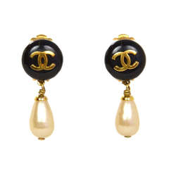 Chanel 1993 Black & White CC Faux Pearl Tear Drop Clip Earrings