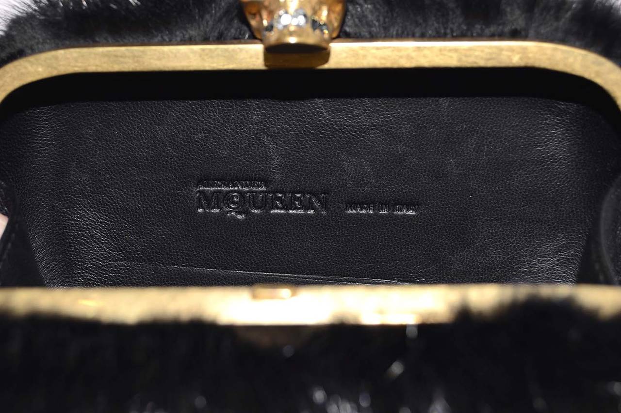 ALEXANDER MCQUEEN Black Fur Skull Clutch GHW In Excellent Condition In New York, NY