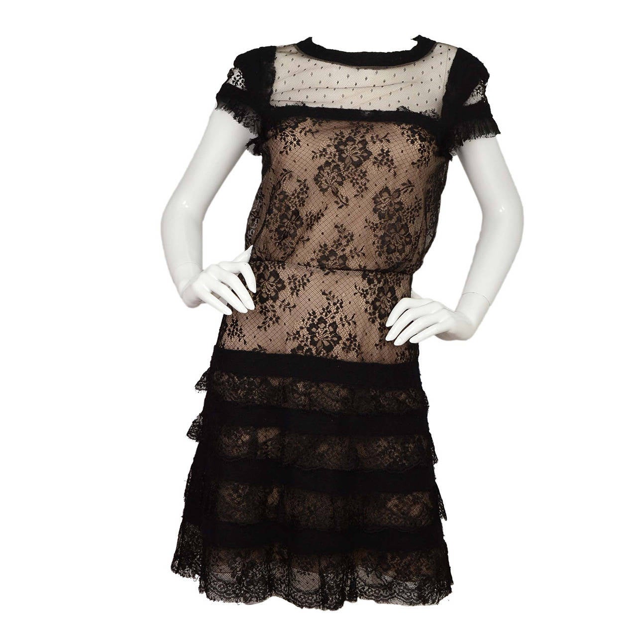 VALENTINO Black Lace Cap-Sleeve Cocktail Dress sz 6
