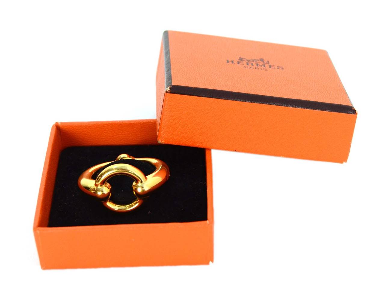 HERMES Goldtone Horsebit Scarf Ring In Excellent Condition In New York, NY