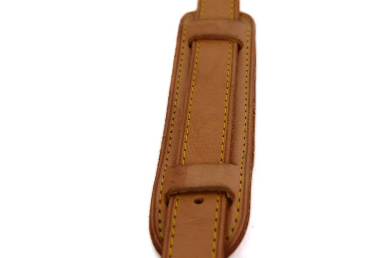 LOUIS VUITTON Tan Leather Bag Strap GHW In Good Condition In New York, NY