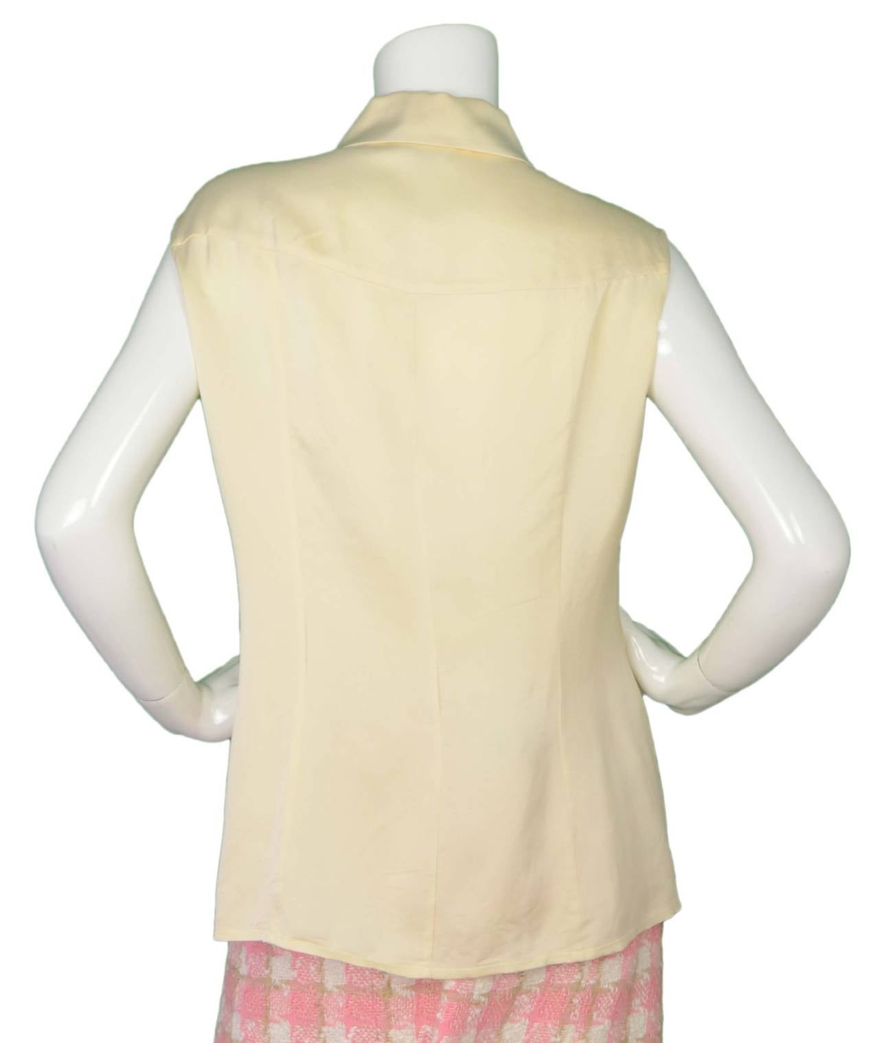 CHANEL Beige Silk Sleeveless Button Down Top sz 40 In Excellent Condition In New York, NY