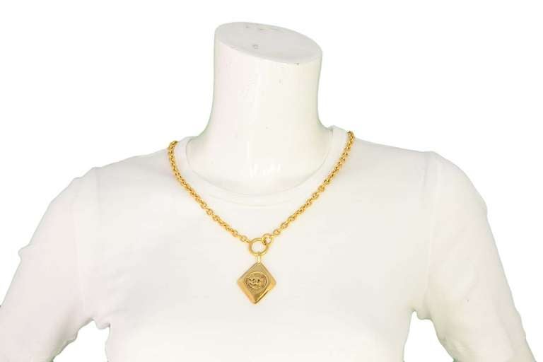 Chanel '90s Goldtone Chain Link Necklace w. Diamond CC Pendant 3