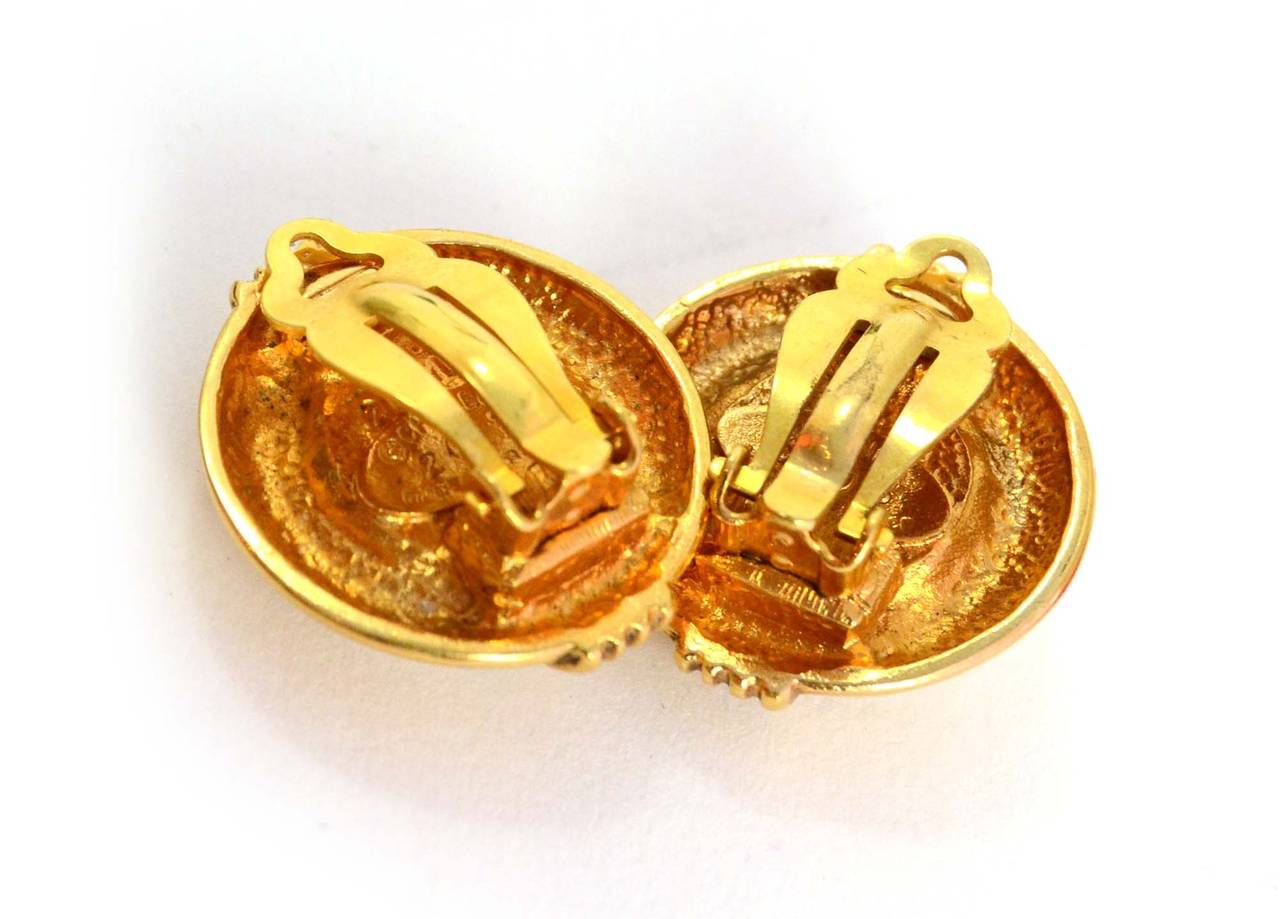 CHANEL Vintage '86 Gold & Pearl Small Clip On Earrings In Excellent Condition In New York, NY