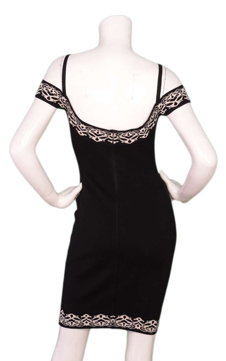 Alaia Vintage Black/White Bodycon Stretch Off the Shoulder Dress sz.Small In Excellent Condition In New York, NY