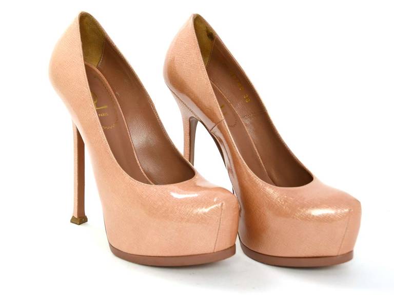 YSL Nude Patent Leather Tribtoo Pumps sz.38
Made in Italy
Textured nude patent leather 
Hidden platform
Tribtoo style
Nude leather sole
Hidden 2