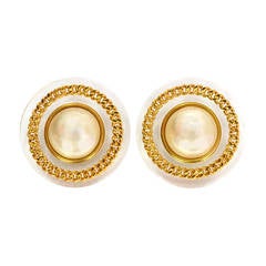 CHANEL Vintage '88 Resin & Pearl Disc Clip On Earrings 5