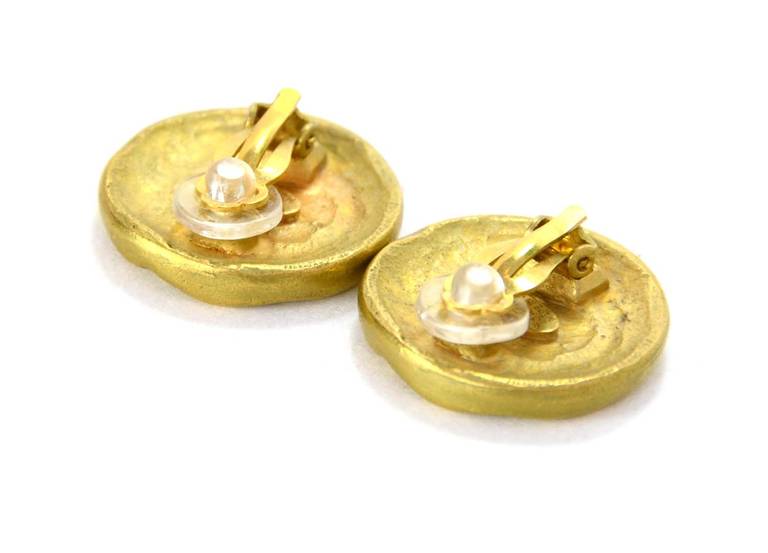 CHANEL Antiqued Goldtone Textured CC Clip On Earrings In Excellent Condition In New York, NY