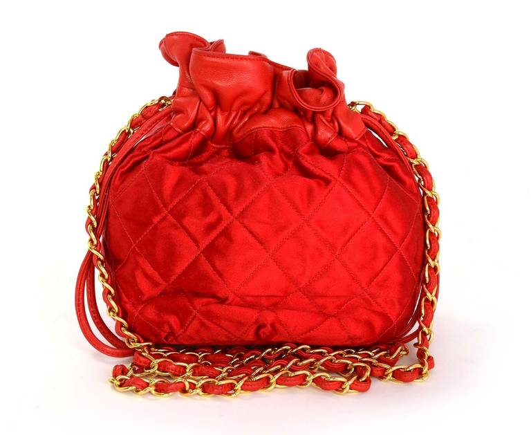 CHANEL Red Satin Quilted Drawstring Crossbody Bag W/Leather Trim In Good Condition In New York, NY