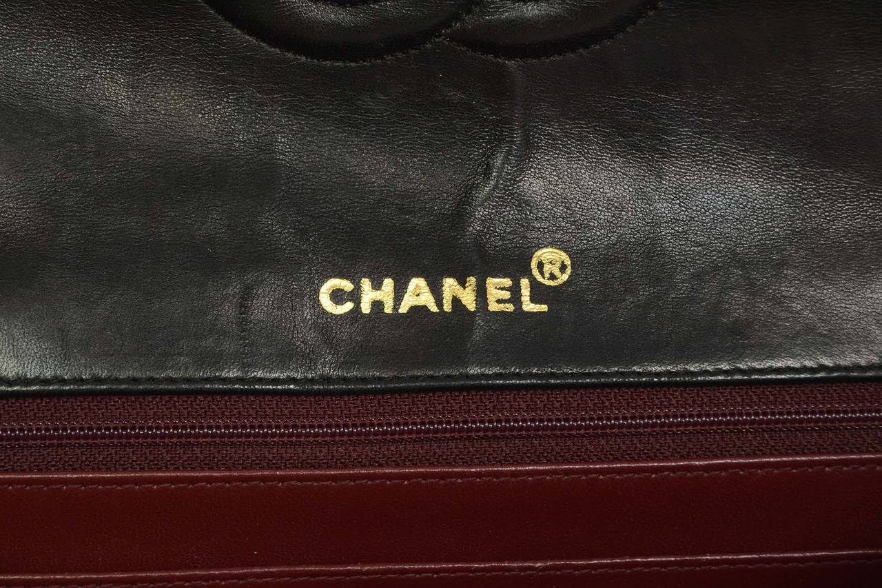CHANEL Vintage '90 Navy Chevron Quilted Lambskin Flap Bag GHW 2
