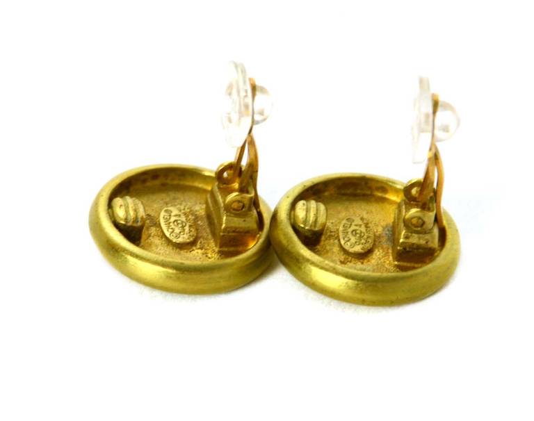 CHANEL Gold Button Clip-on Earrings In Excellent Condition In New York, NY