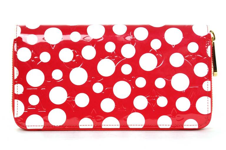 Louis Vuitton Ltd Edt Red Vernis Monogram Kusama Infinity Dots Zippy Wallet In Excellent Condition In New York, NY