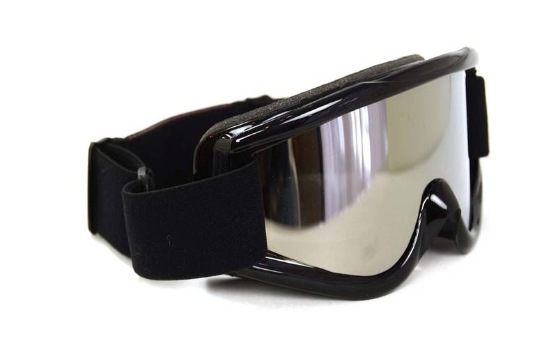 Features black frame goggles with dark silver mirrored lens with black supporting foam behind
Adjustable elastic strap allows for optimum comfort and perfect fit
Moncler logo on the back middle of elastic strap. Top of frames stamped MONCLER
MSRP